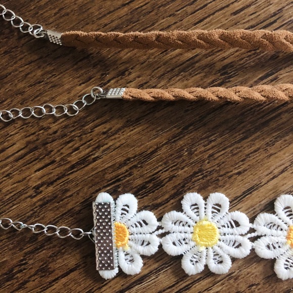 Happy hippie chokers 🌼☮️✌🏼 ✨All jewelry $2✨ - Picture 4 of 4